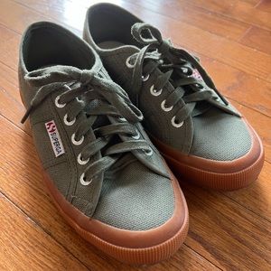 Sz 6 Superga Sneakers